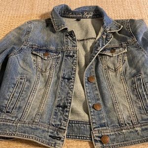 Crop denim jacket